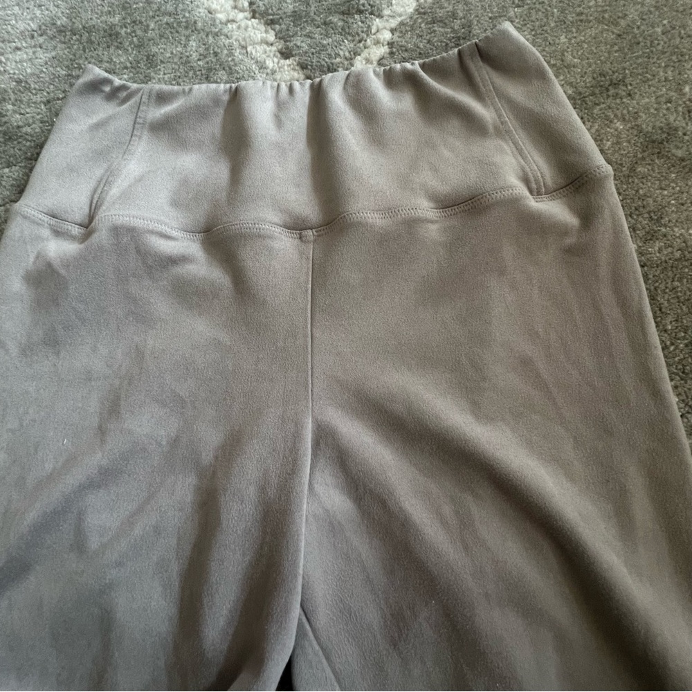 Wilfred Free Gray Fabric - Picture 2 of 4